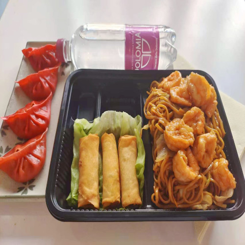 Menù 9B Spaghetti di grano cinese saltati con gamberi e verdure